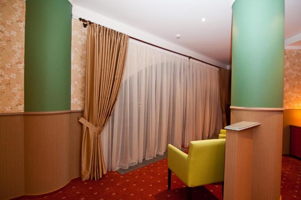 Road Star Hotel Dnipro Room photo