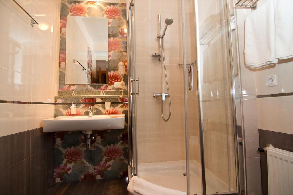 Road Star Hotel Dnipro Room photo