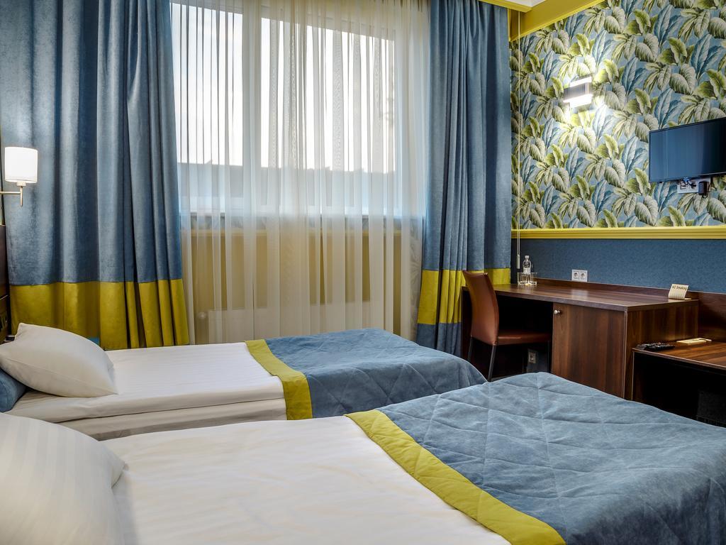 Road Star Hotel Dnipro Exterior photo