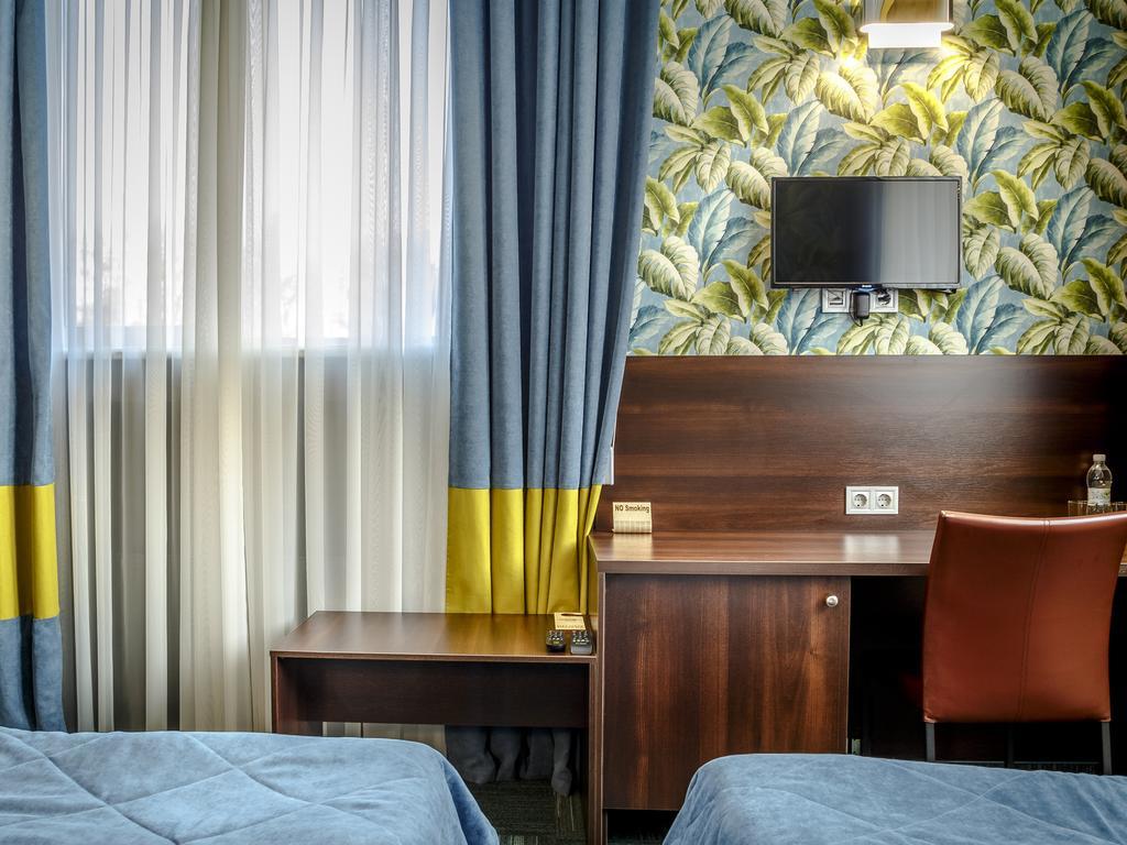 Road Star Hotel Dnipro Exterior photo