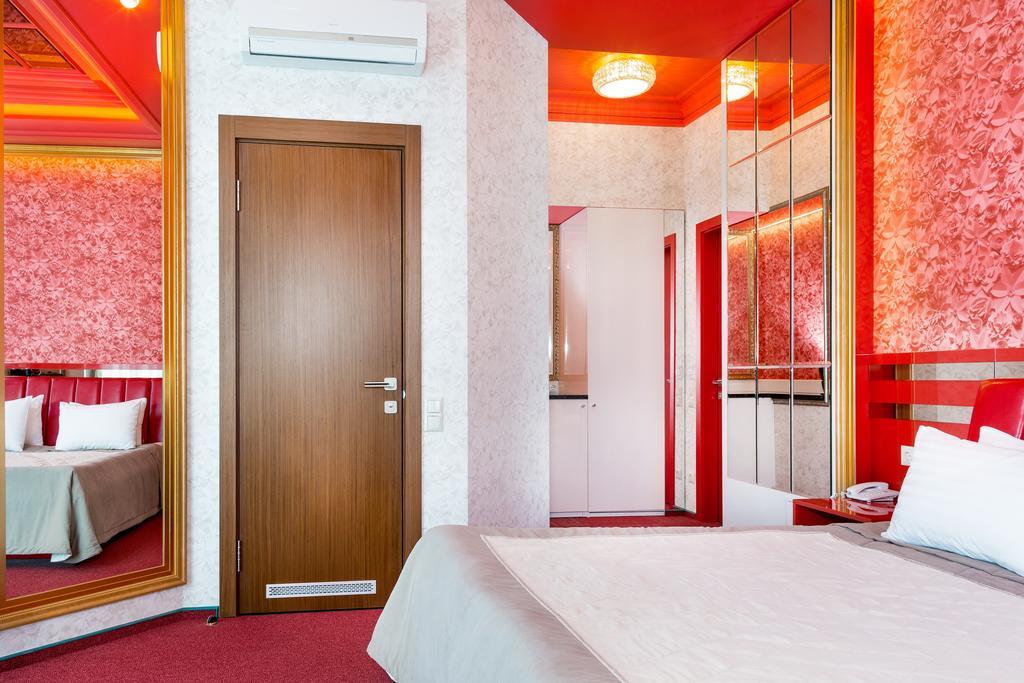 Road Star Hotel Dnipro Exterior photo